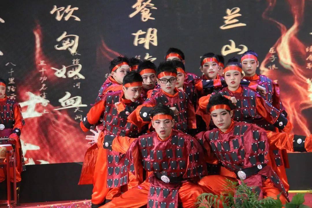 助力青年创新创业 2024新青年湘江论坛举行